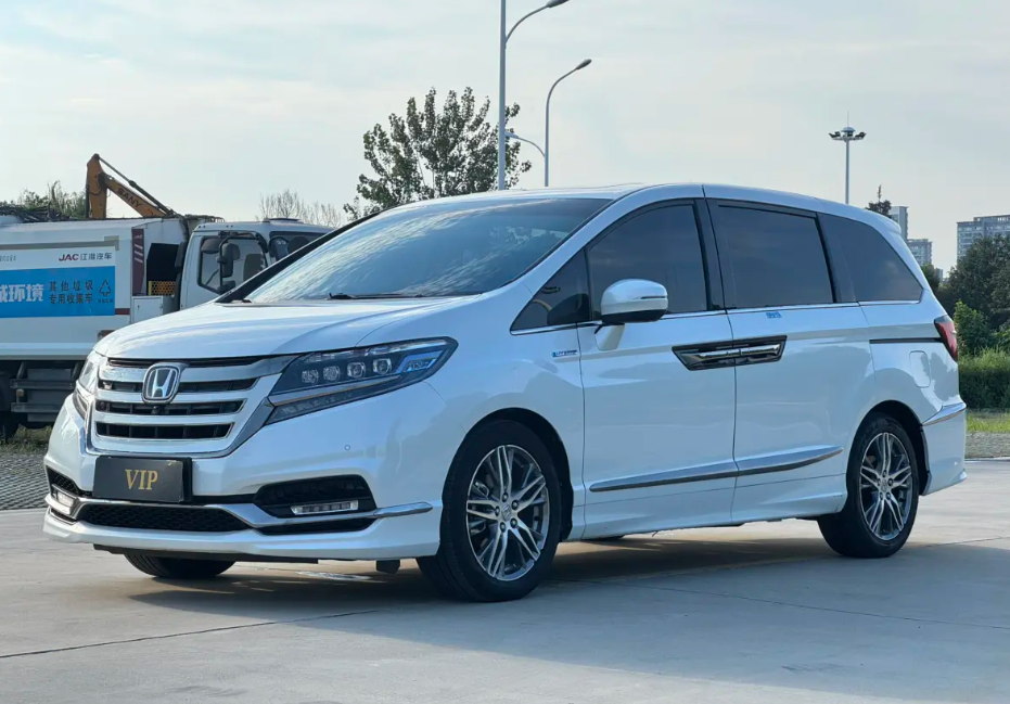 Honda Elysion из Китая