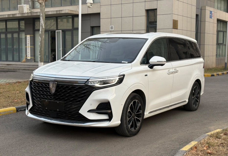 Roewe iMAX8 из Китая