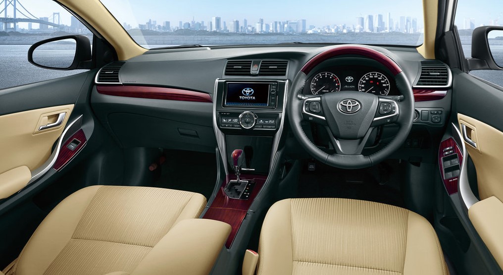 Фото салона Toyota Allion