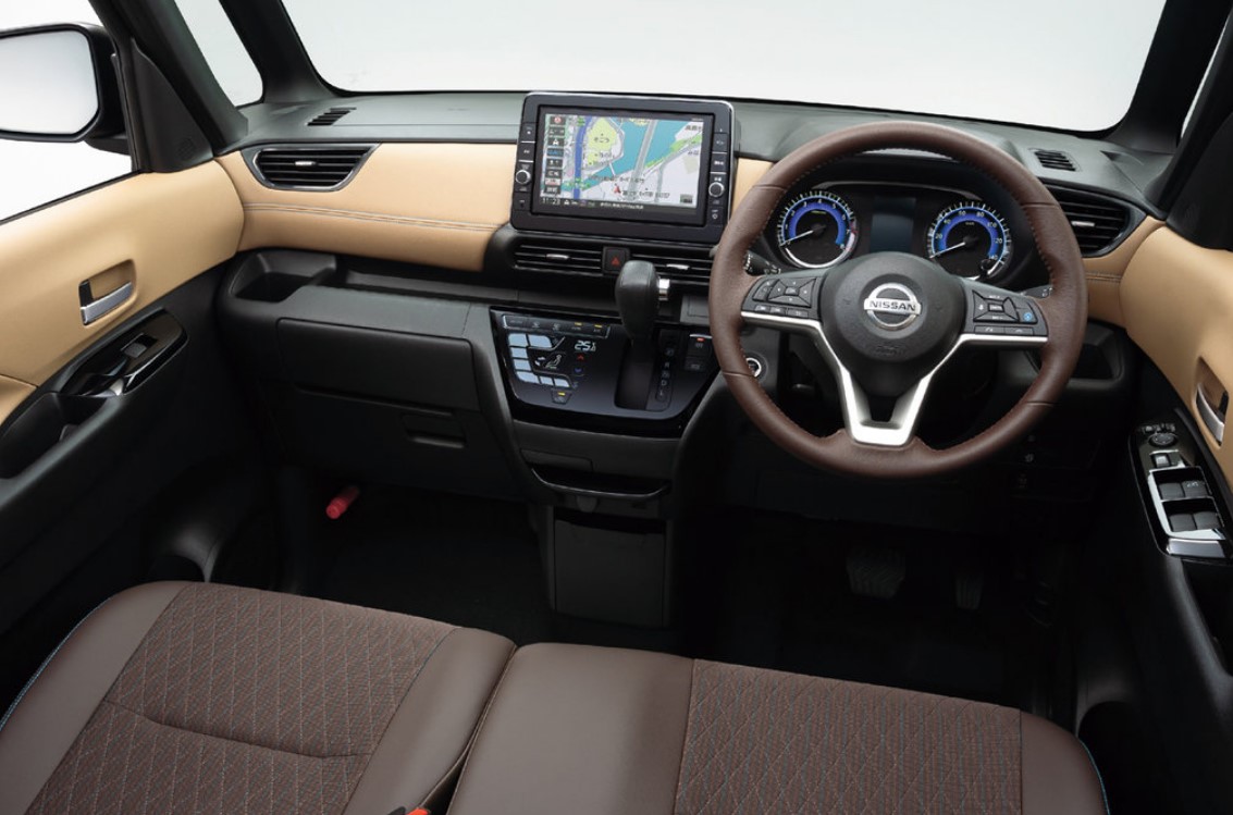 Фото салона Nissan Roox